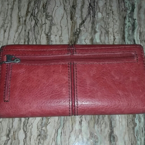 Rusty color Fossil wallet - Picture 2 of 3